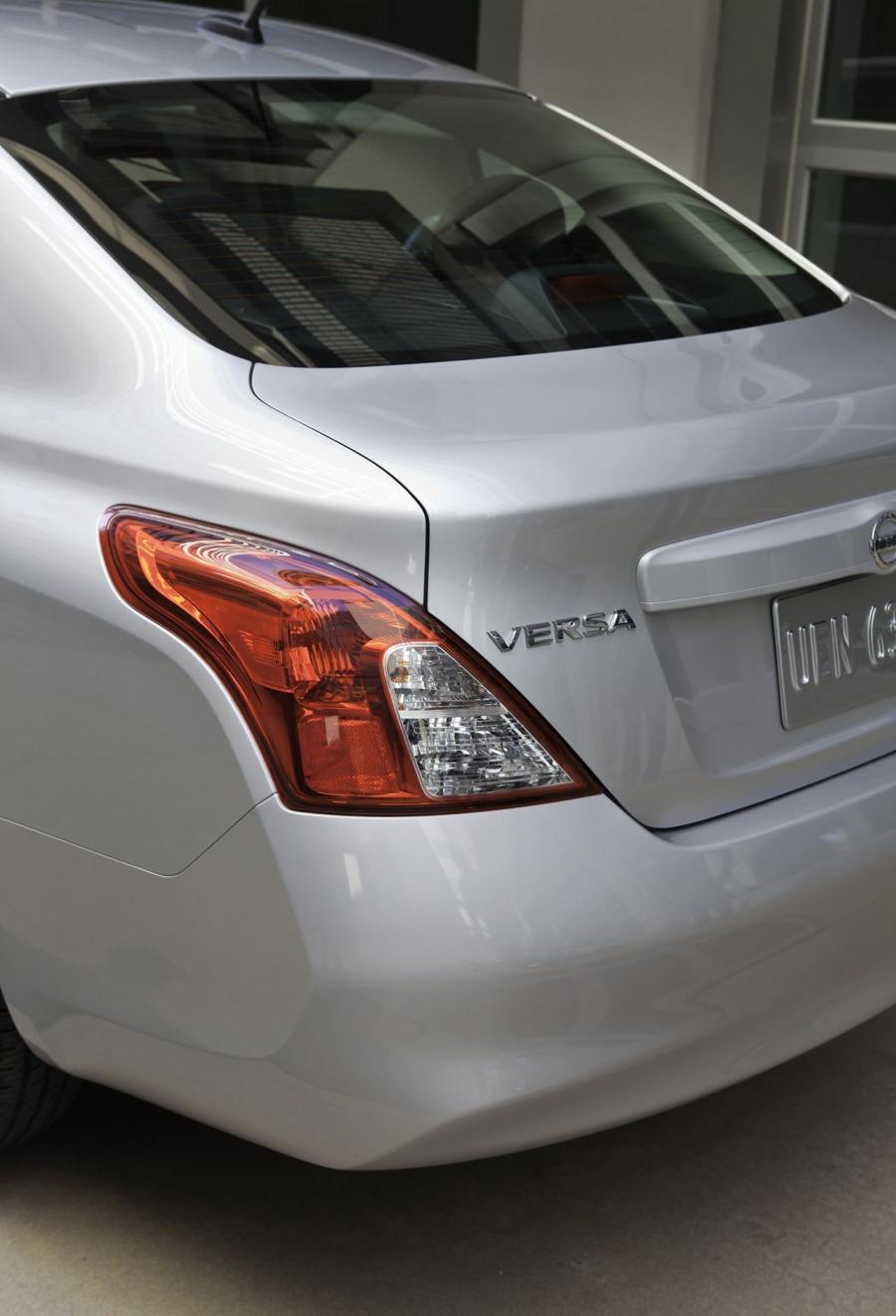  Nissan Versa 2012 года  (фото 78 из 111)